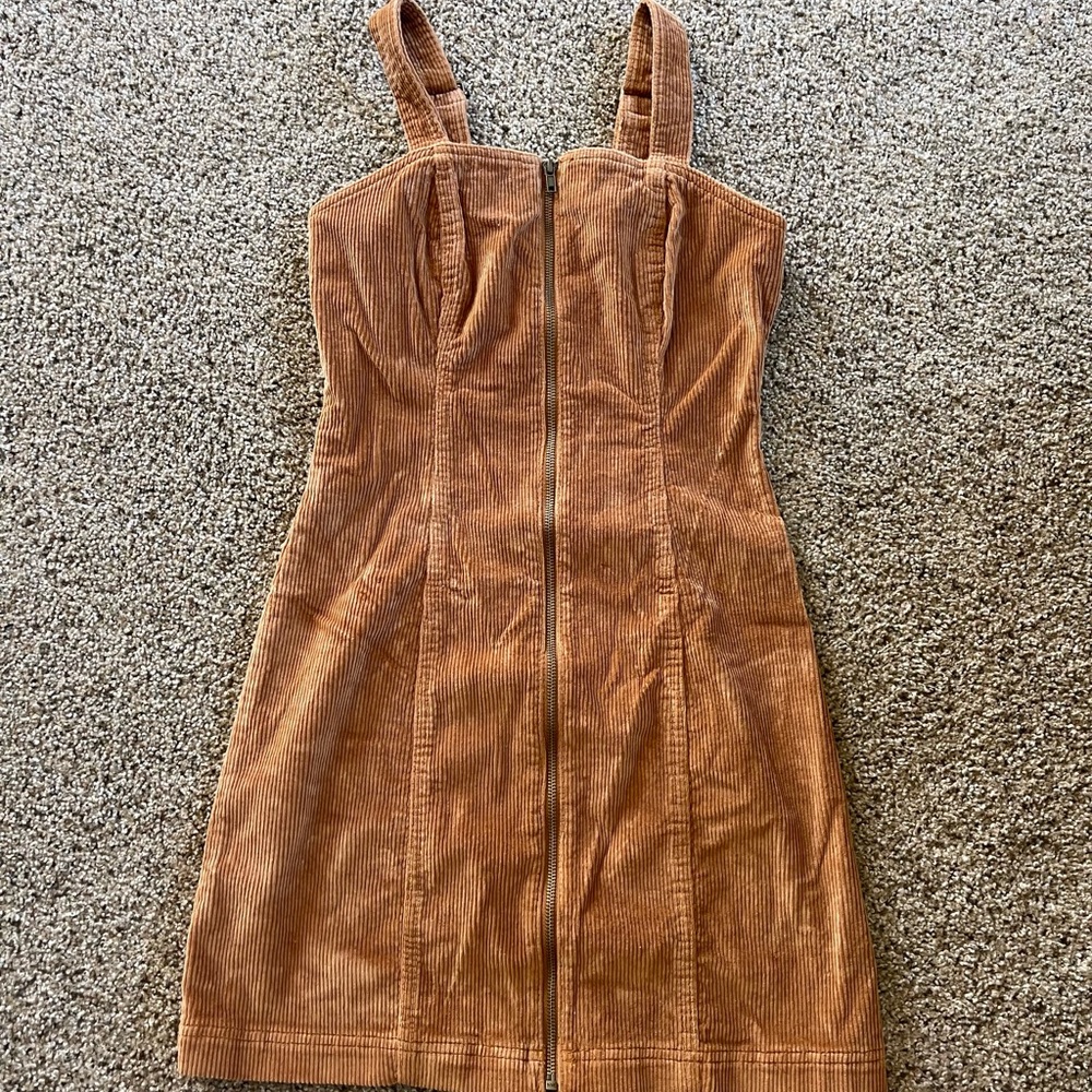 SO brand - Size Small | Corduroy material in burnt orange